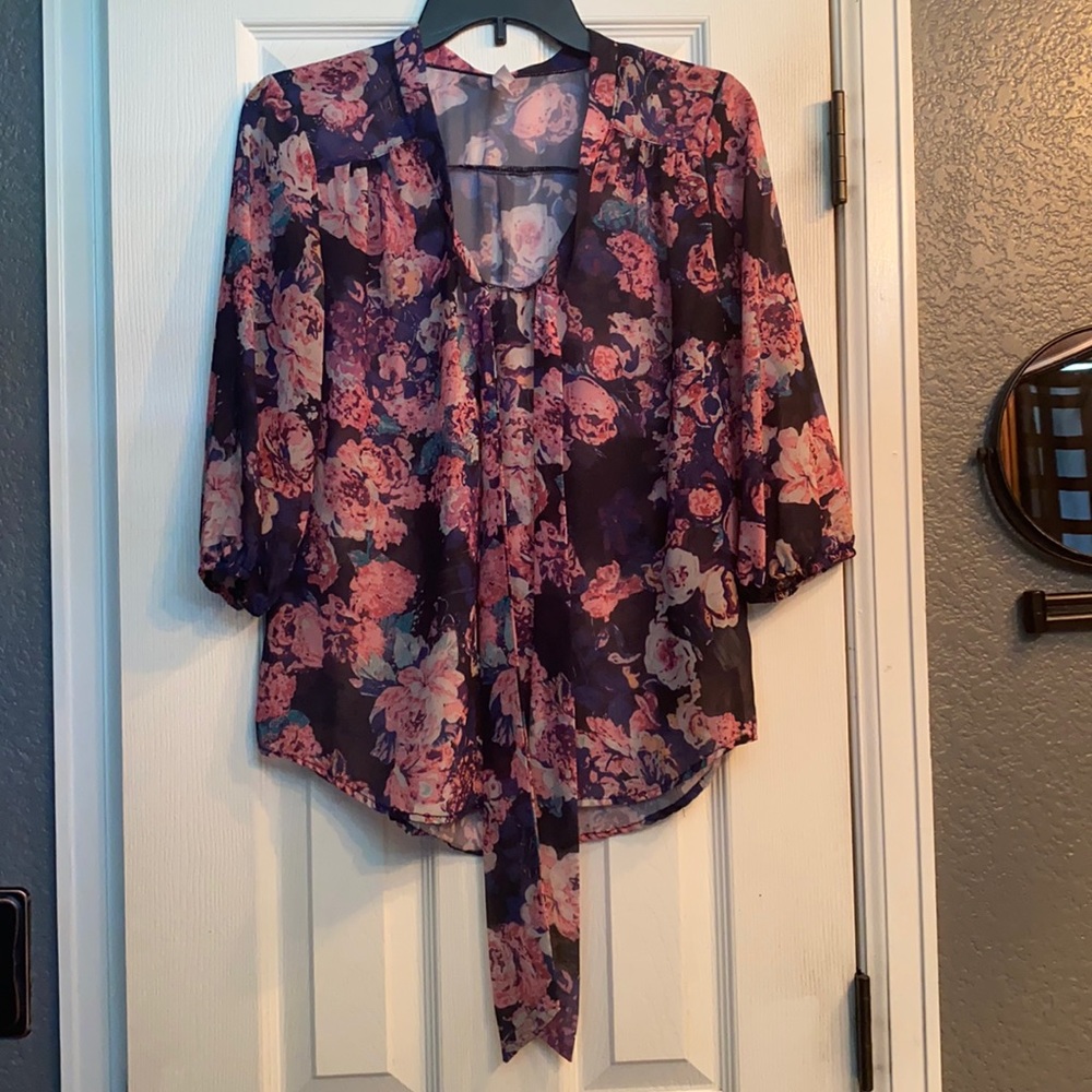 S Xhilaration floral blouse